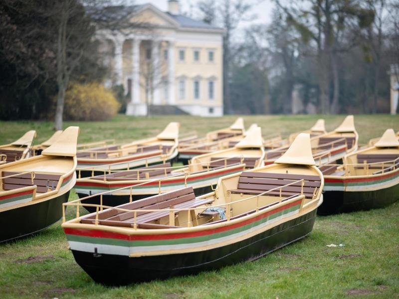 Das Schloss Wörlitz erwartet zu Ostern einige Besucher. Seine zwanzig Gondeln und mehrere Personenfähren sind wieder fit für die Saison.