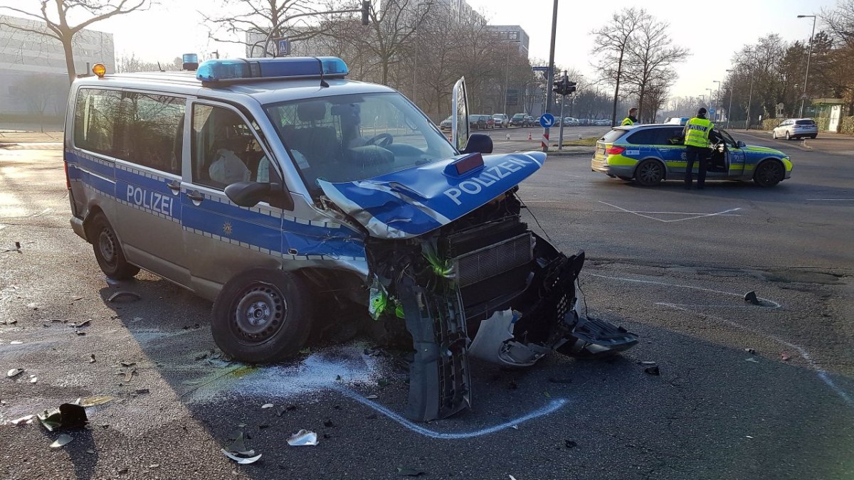20180220_Polizei-Unfall-Oberhausen-05.jpg