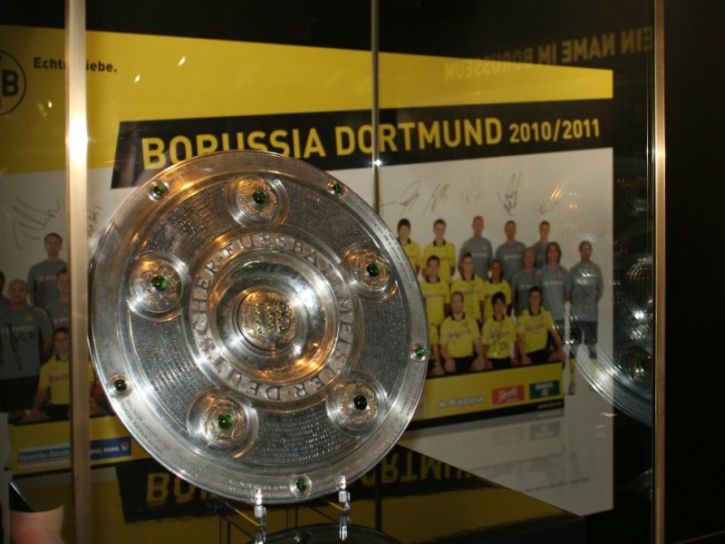 BVB Meisterschale.JPG