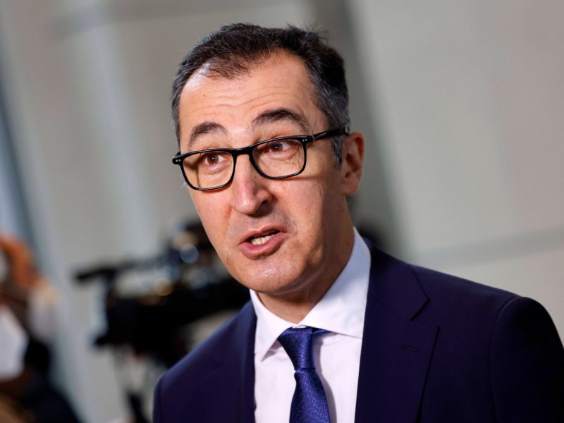 Cem Özdemir: Detail am Schreibtisch fällt auf – siehst du DAS auch?