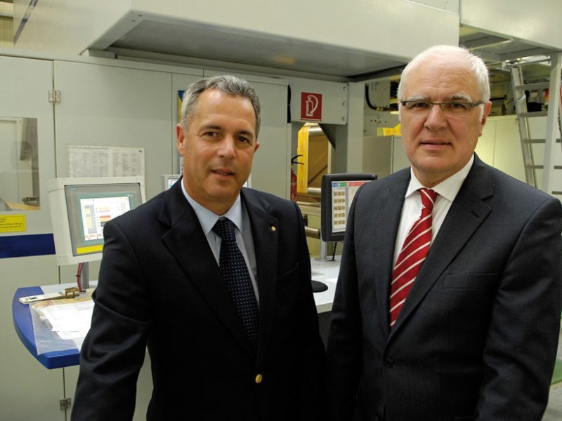 Frank Wilhelmi und Kurt Barth (v.l.) haben den Sprung ge- folien.de