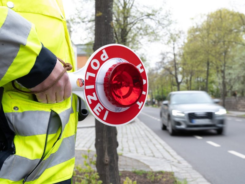 Duisburg polizei raser.jpg