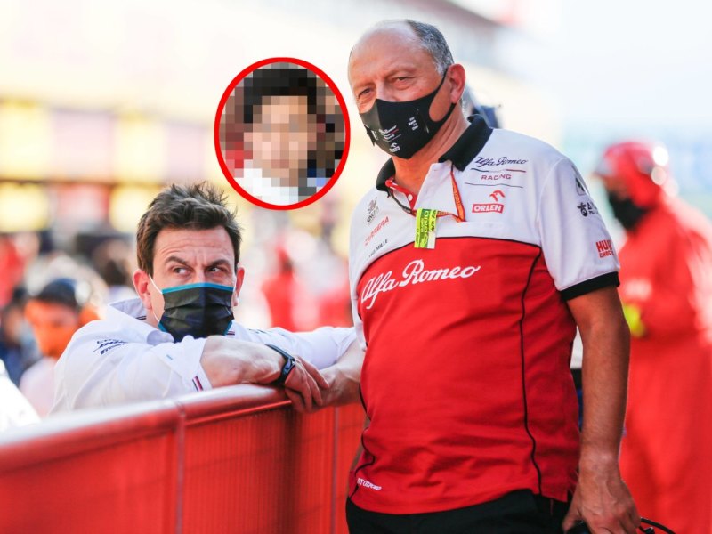 Formel 1 Vasseur Zhou.jpg