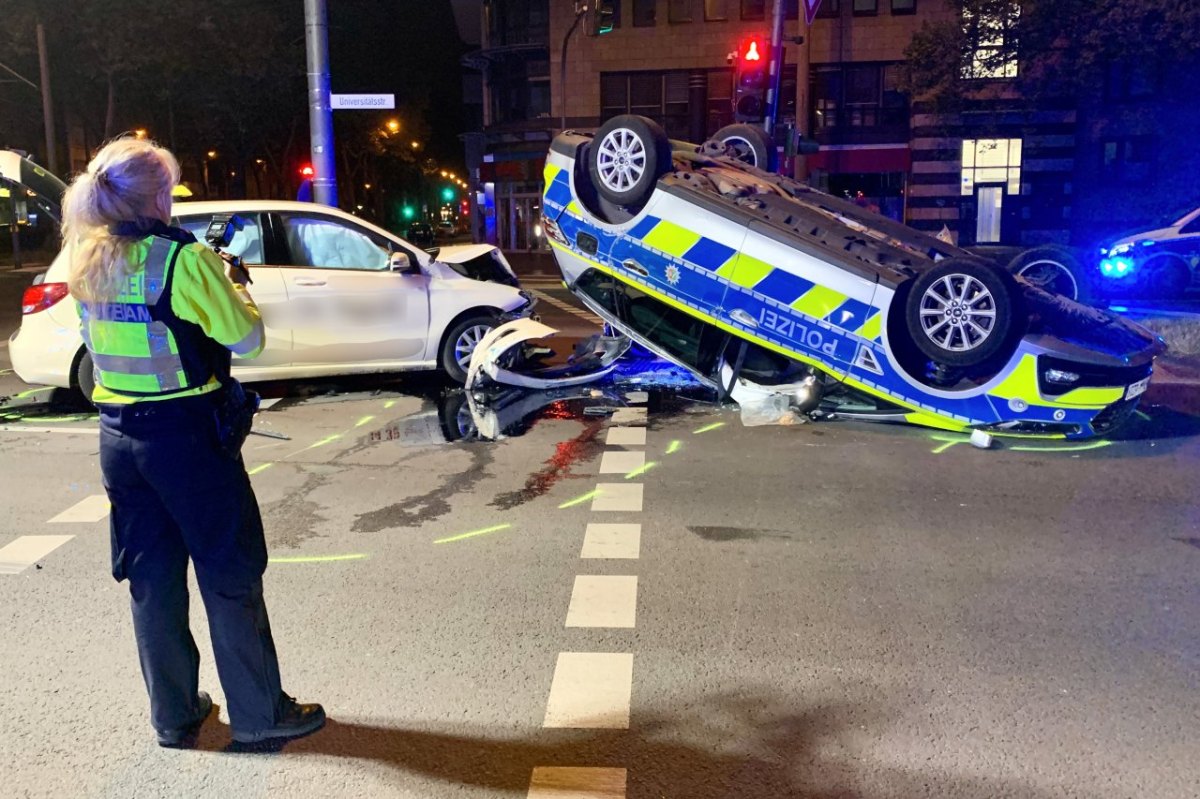 Köln unfall Polizei Taxi