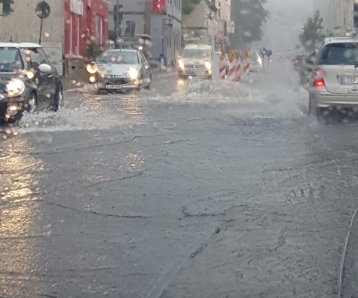 Regen-Straße.jpg