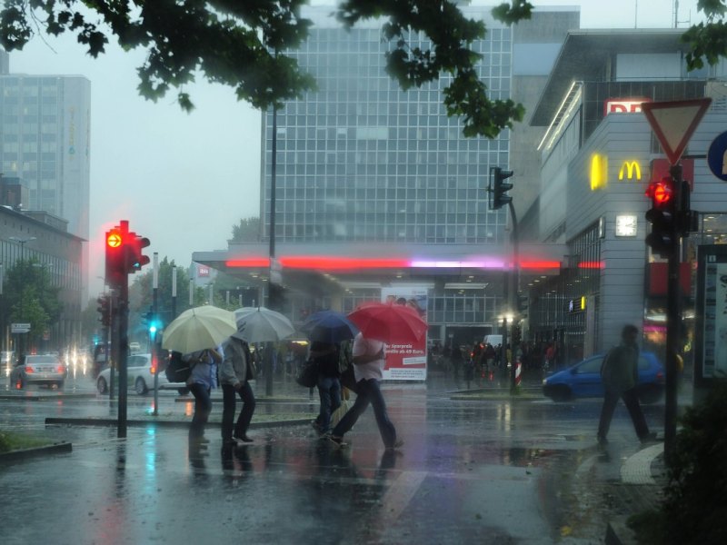 Regenschauer Essen Hauptbahnhof.jpg