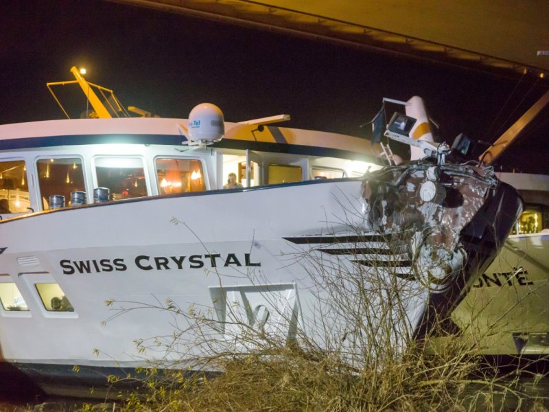Schiff-unfall-duisburg.jpg