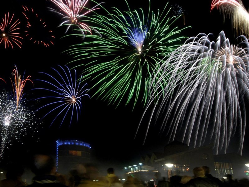 Silvester Feuerwerk Centro Oberhausen.jpg