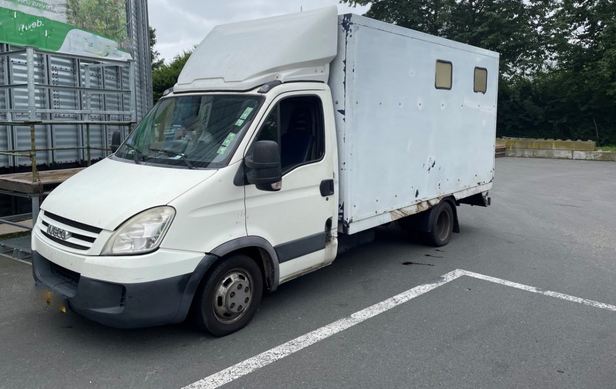 a44 transporter-polizei.jpg