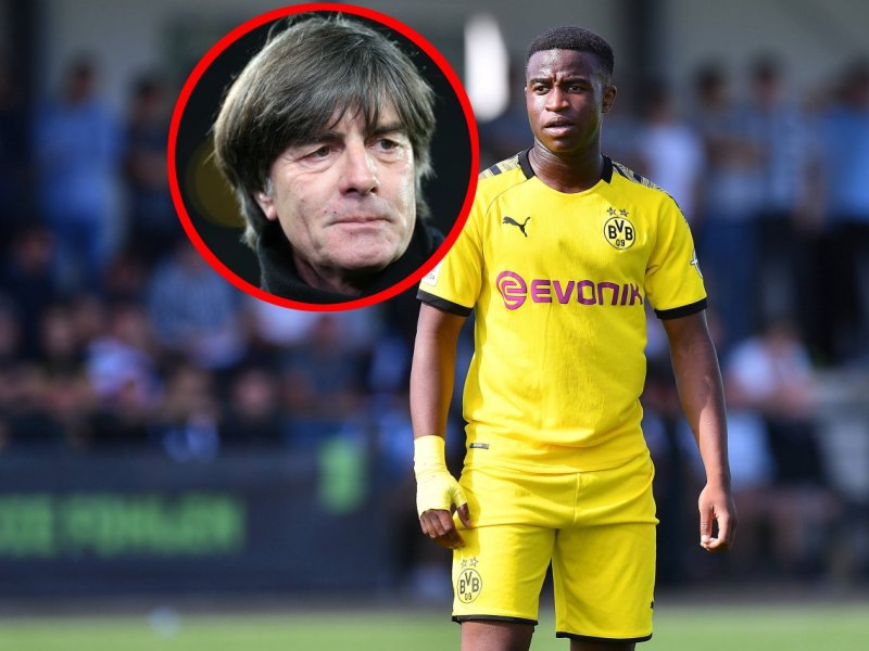 borussia-dortmund-moukoko-loew.jpg