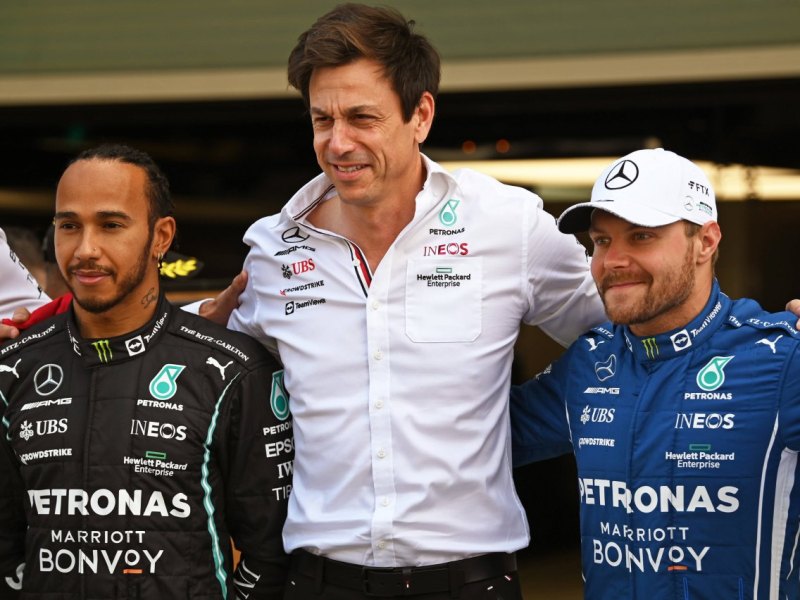 formel-1-mercedes-toto-wolff-lewis-hamilton