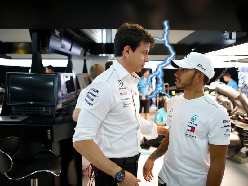 formel1-toto-wolff-lewis-hamilton.jpg