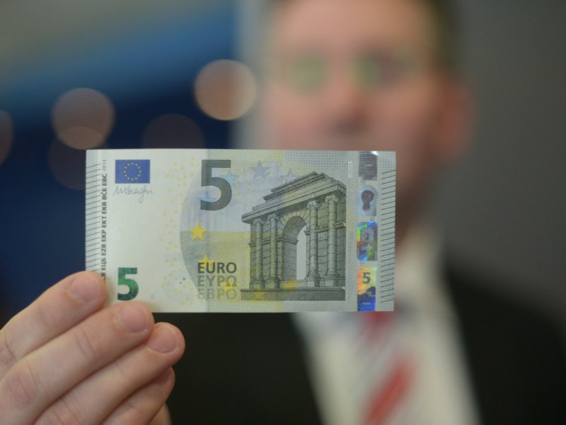 fünf-euro.jpg