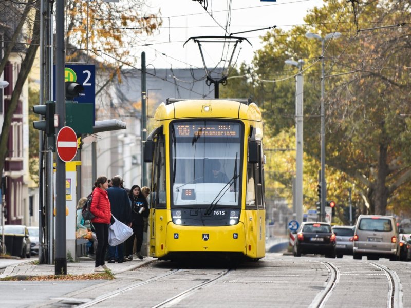 ruhrbahn-tram-strassenbahn-essen.JPG