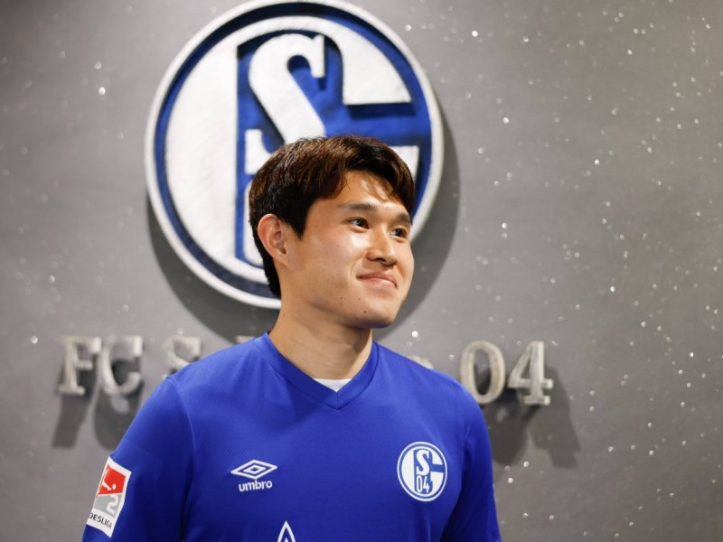 schalke-dong-gyeong-lee.jpg