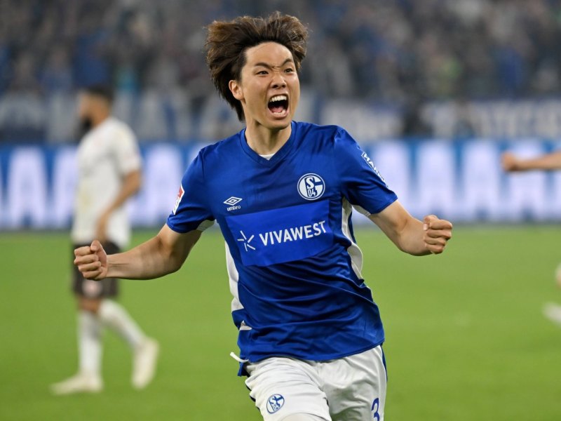 schalke-ko-itakura.jpg
