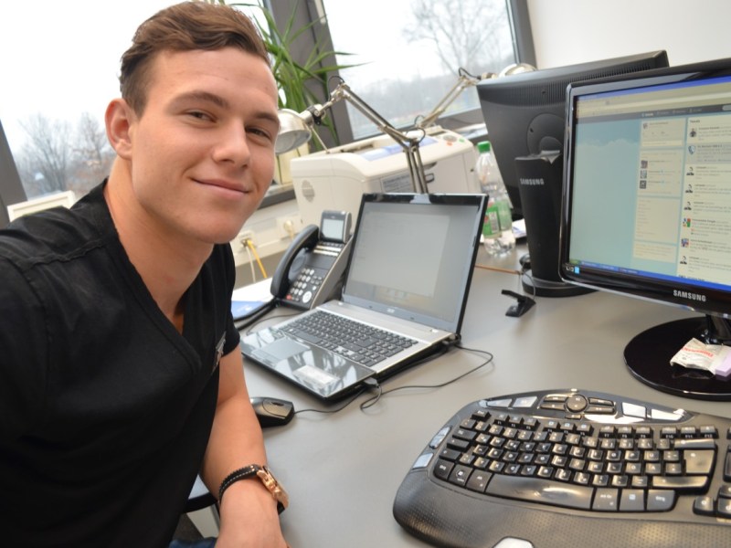 Kevin Scheidhauer vom VfL Bochum ist dankbar, dass Felix Magath ihm beim VfL Wolfsburg eine Chance gegeben hat., Kevin Scheidhauer vom VfL Bochum beim Twinterview mit David Nienhaus.