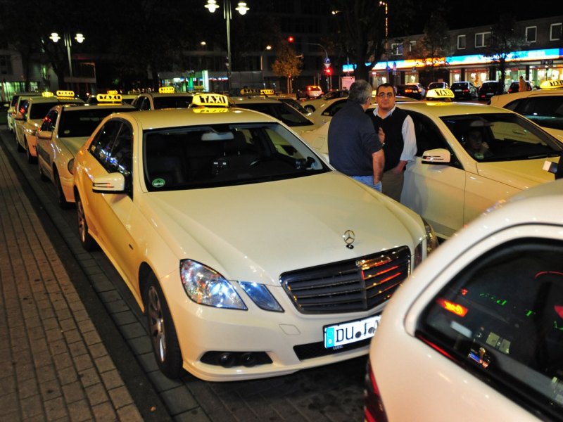taxi-duisburg-hauptbahnhof-hbf.jpg