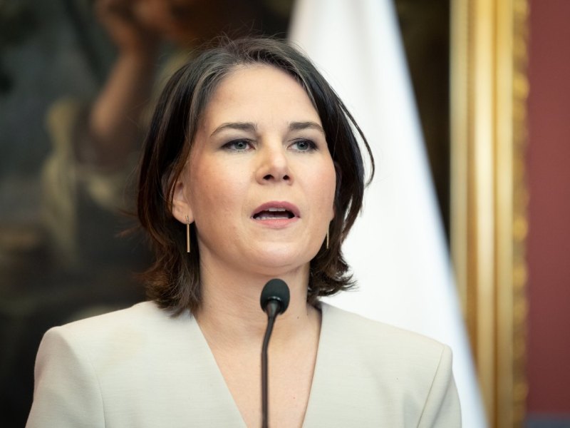 ukraine baerbock.jpg