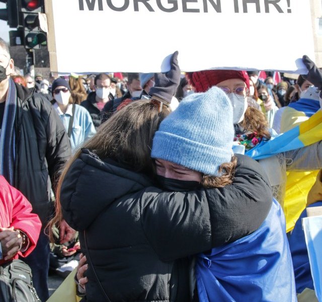 weinende Ukrainerin.jpg