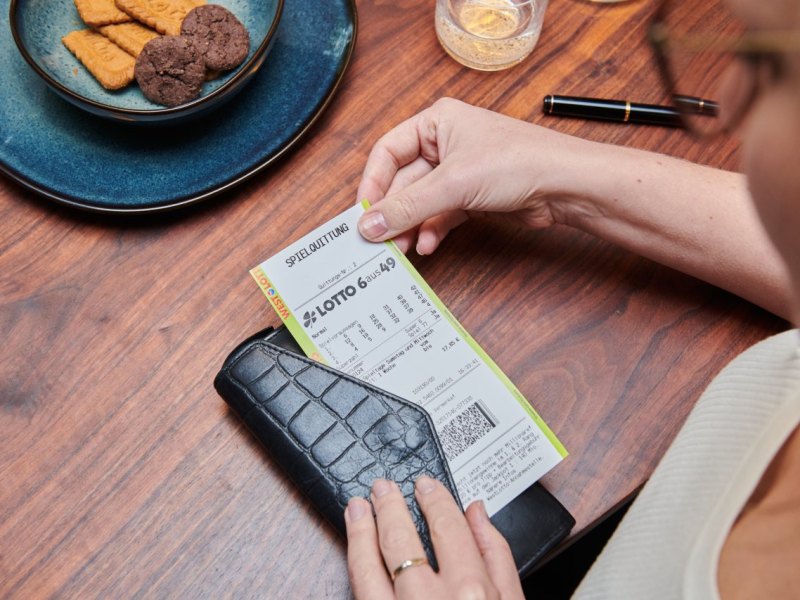 210301 LOTTO- Jackpot in Westfalen geknackt - (c) Schlag und Roy.jpg