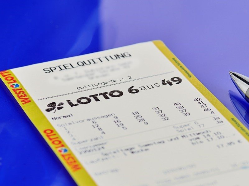 220120 LOTTO 6aus49 - 7,5 Millionen Euro gehen in den Raum Dortmund (c) Schlag und Roy GmbH.jpg