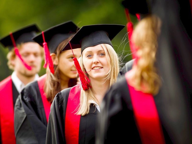 Absolventen der Bonner UNI.jpg