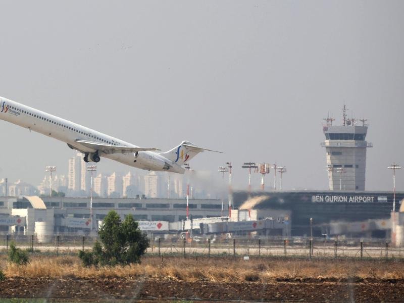 Am Ben-Gurion-Flughafen in Tel Aviv werden die Pässe nicht nur bei der Ein-, sondern auch bei der Ausreise genau unter die Lupe genommen. Das ist Teil des Sicherheitskonzepts.