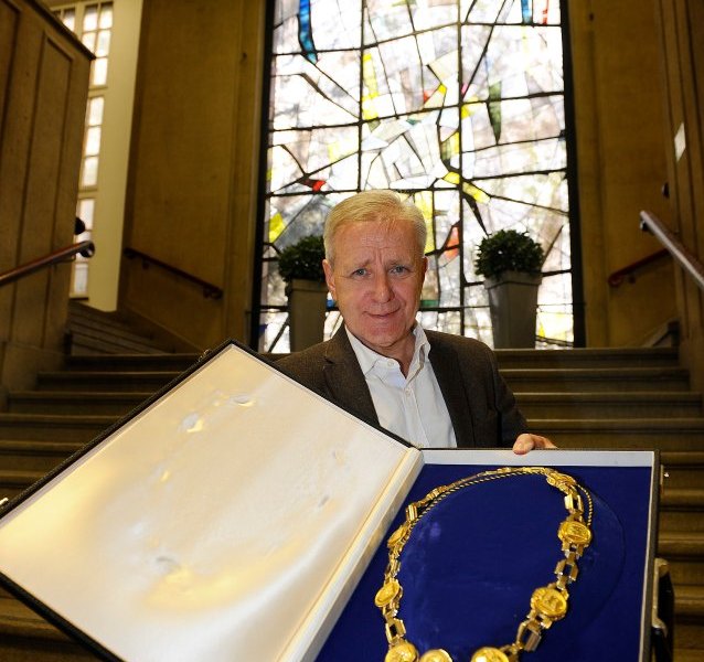 Amtskette Buergermeister 51951632.jpg