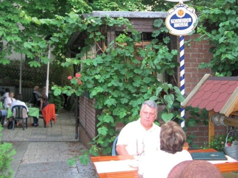 Biergarten Bochum Gasthaus Goeke.JPG