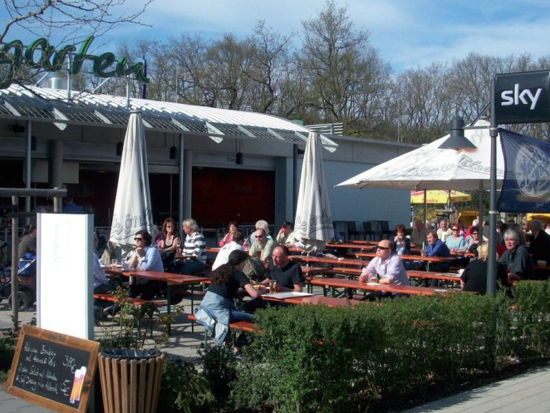 Biergarten Duisburg Seehaus.JPG