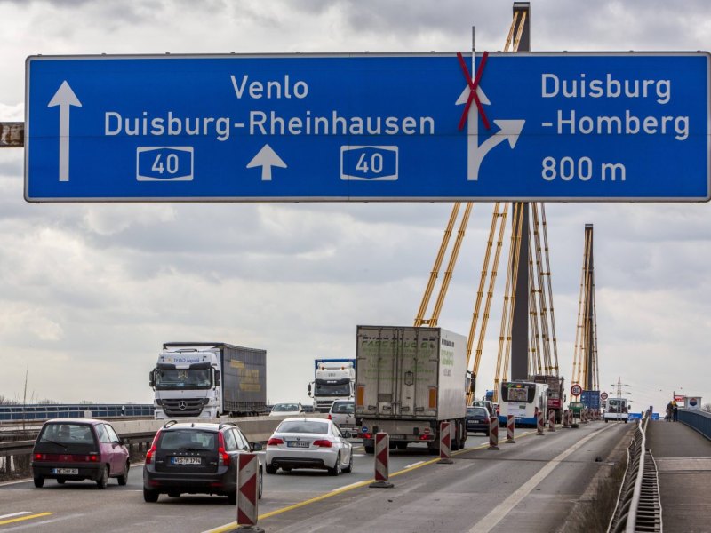 Brücke A40 Duisburg.jpg