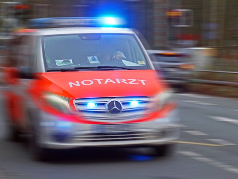 Dortmund: Frau spaziert nichtsahnend über Straße – dann findet sie einen toten Mann auf der Straße