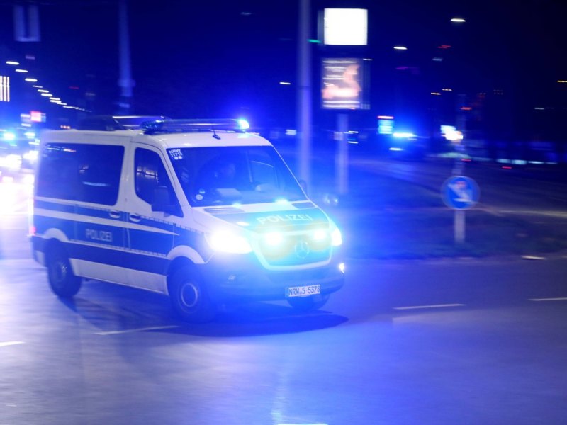 Dortmund: Illegales Autorennen endet mit Verkehrsunfall.