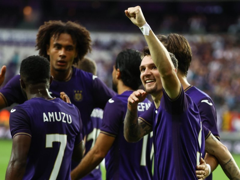 FC Schalke 04 Benito Raman.jpg