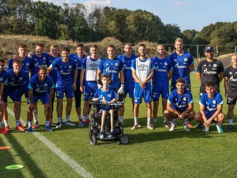 FC Schalke 04 schwerkranker Fan.jpg
