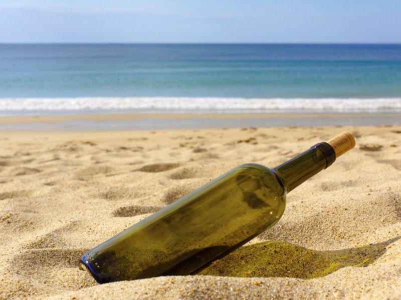 Flaschenpost Strand.jpg