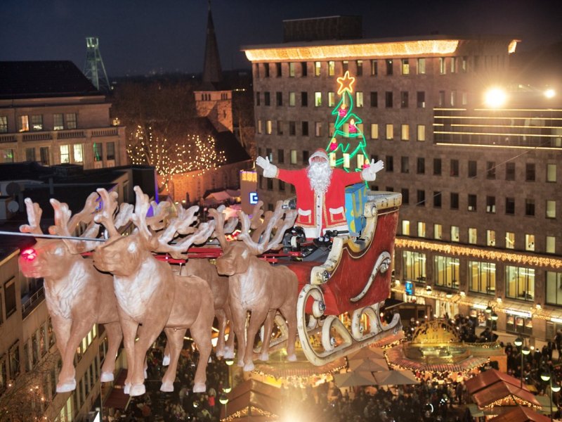 Fliegender Weihnachtsmann Ingo Otto.jpg