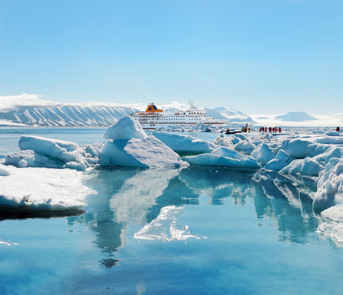 Hapag-Lloyd in der Arktis.jpg