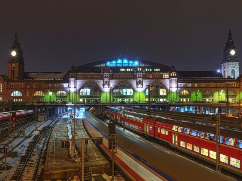 Hauptbahnhof Hamburg.jpg