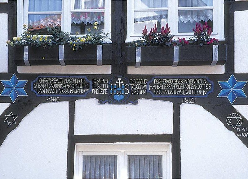 Inschriftbalken des Hauses Brandstraße 1.JPG
