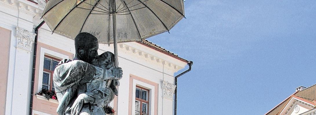 Küssende Studenten Rathaus Tartu.jpg