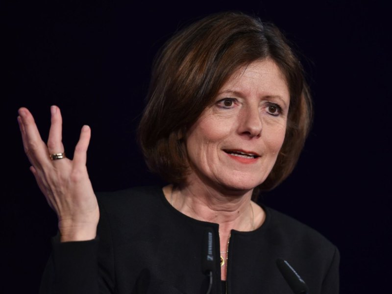 Malu-Dreyer-Multiple-Sklerose-Rollstuhl-Wahlkampf-Foto-Archiv-dpa