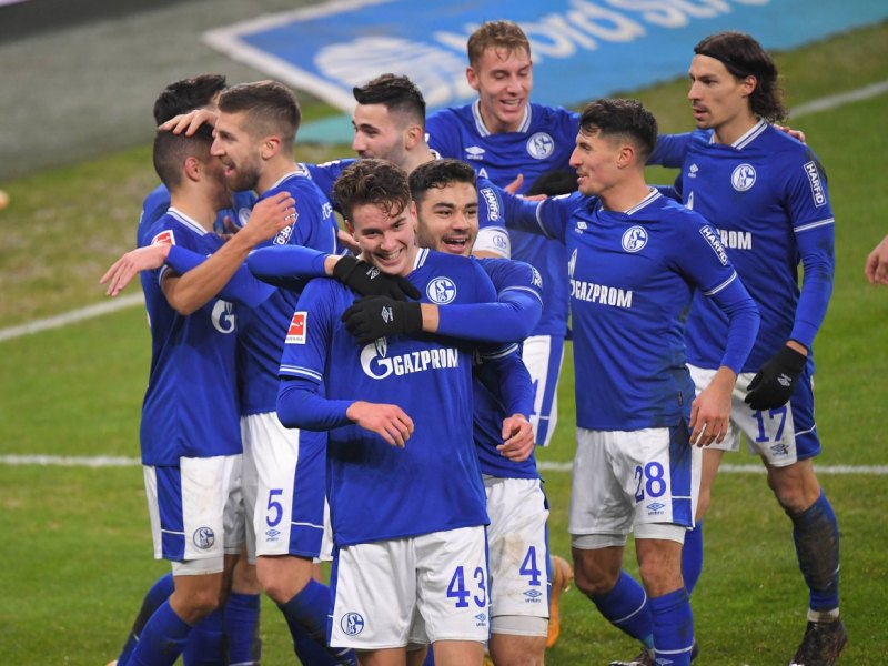 Ozan Kabak FC Schalke 04