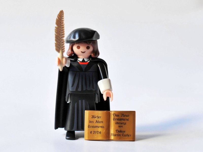 Playmobil Luther.jpg