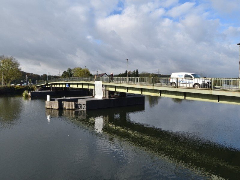 Pontonbrücke Dahlhausen.jpg