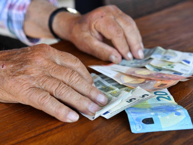 Rentner Geld.jpg