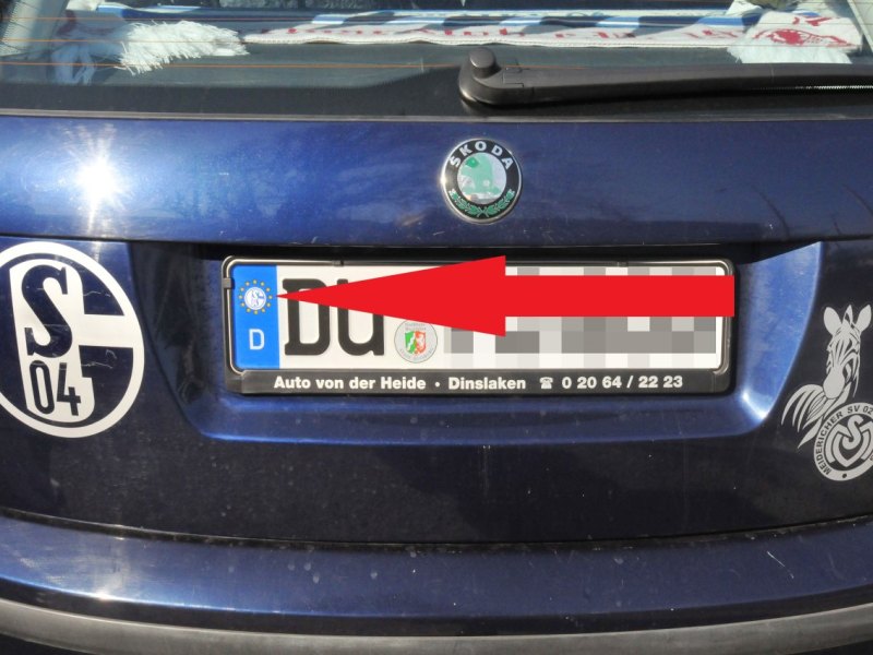 Schalke Aufkleber Auto.jpg