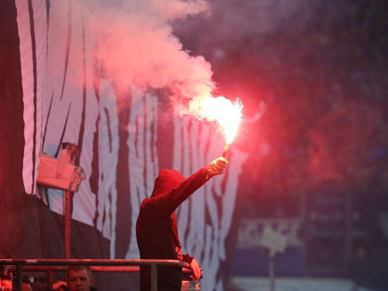 Schalke-Mainz-Pyrofackel.jpg
