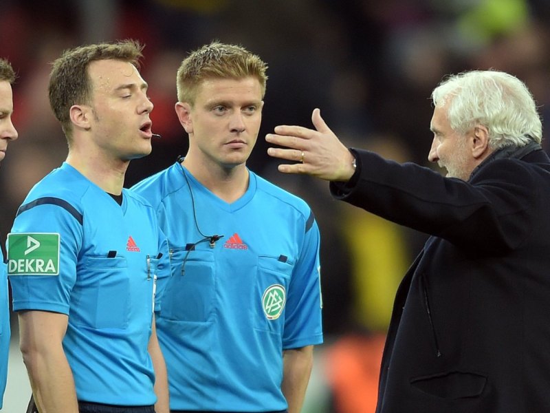 Völler Leverkusen.jpg